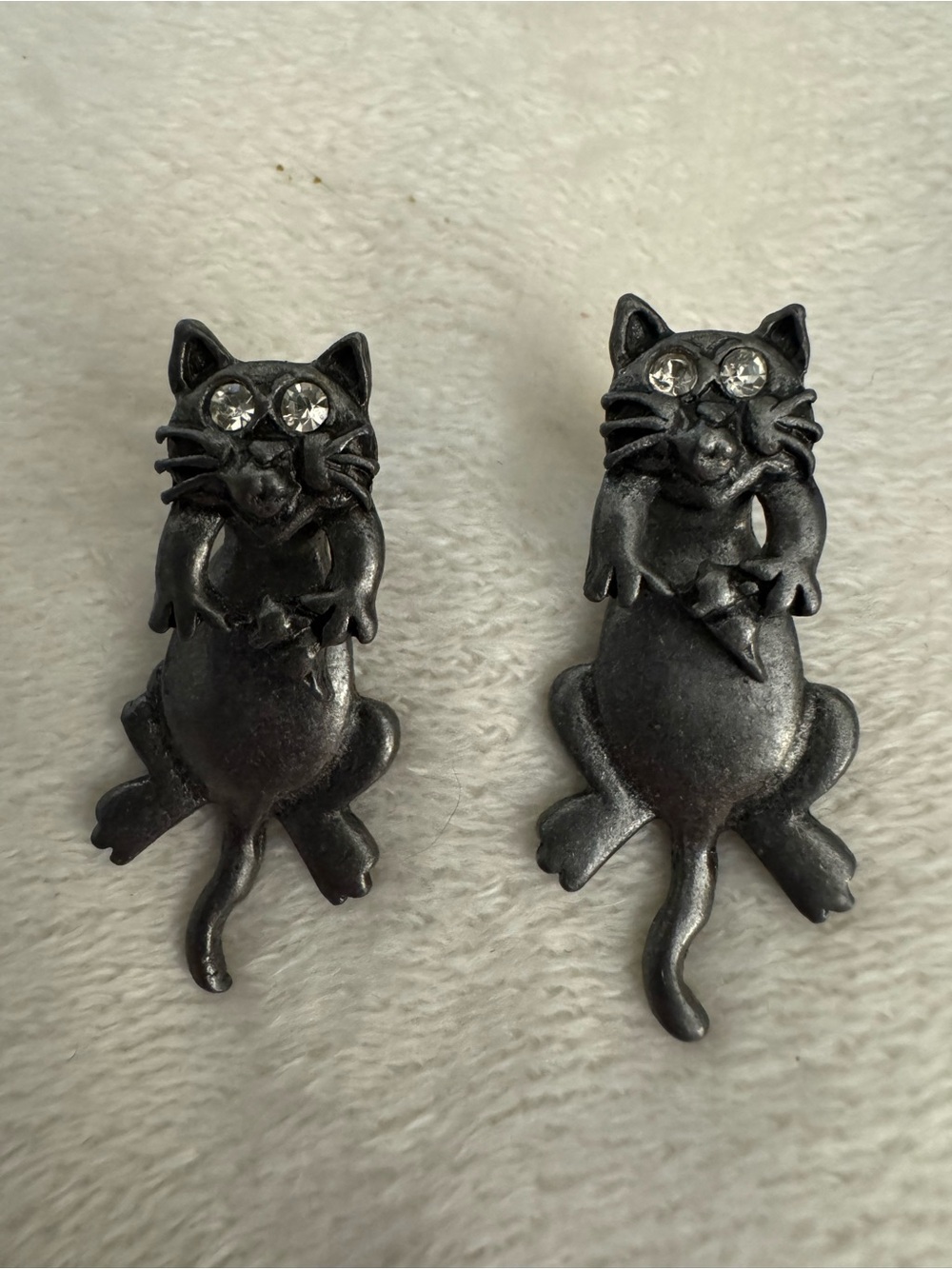 Rhinestone-Eye Silver Cat Charm for Cat Collars